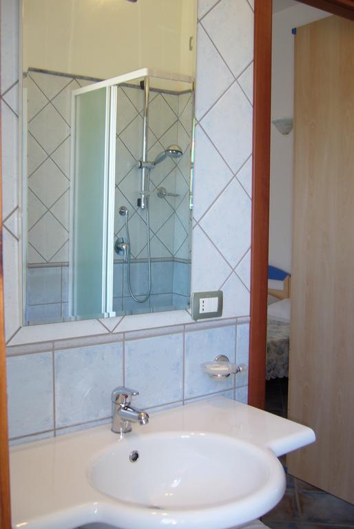 B&B Le Vele Теулада Экстерьер фото